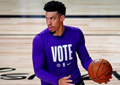 Vert: Bien que ce soit difficile, j'espère que les Lakers essaie